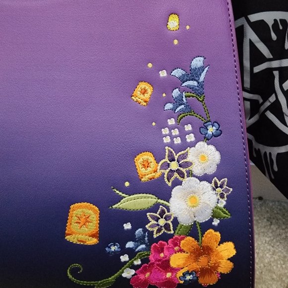 BNWT Tangled Floating Lights Loungefly RARE Crossbody Bag - Picture 6 of 8